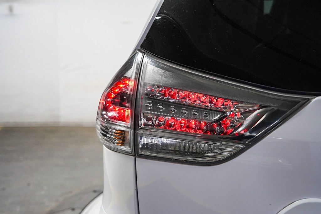 Thumbnail: 2015 Toyota Sienna - 23