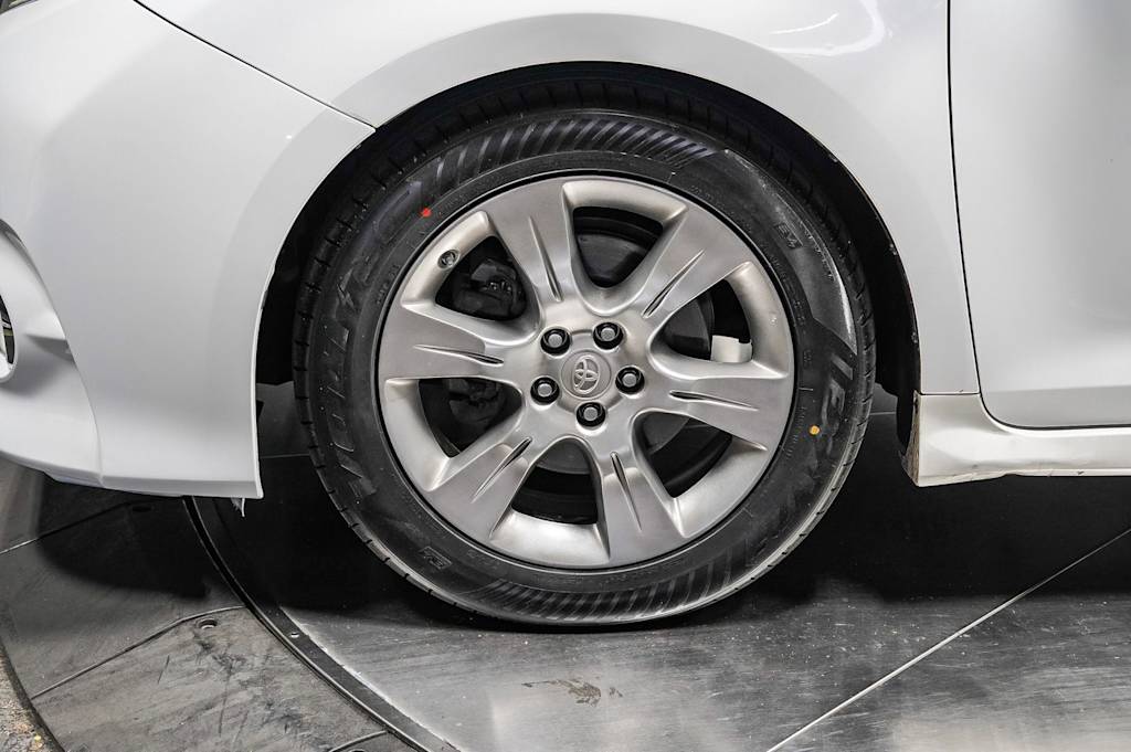 Thumbnail: 2015 Toyota Sienna - 7
