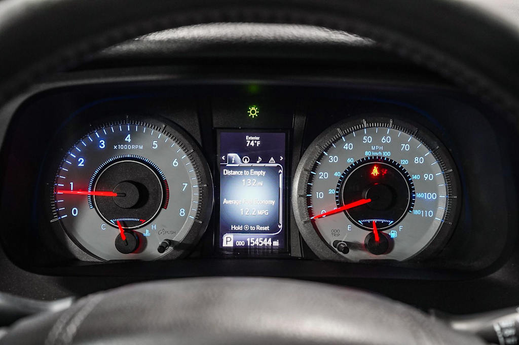 Thumbnail: 2015 Toyota Sienna - 17