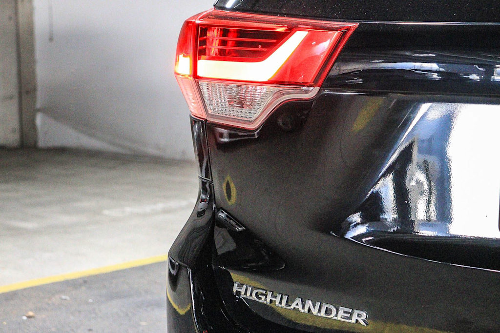 Thumbnail: 2018 Toyota Highlander - 22