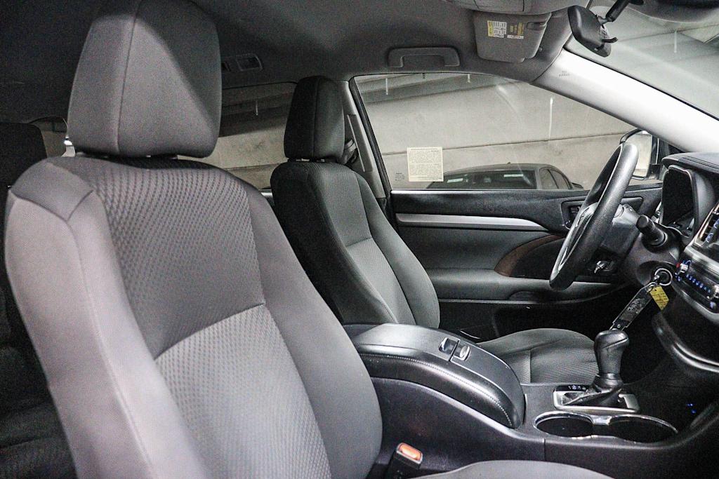 Thumbnail: 2018 Toyota Highlander - 9