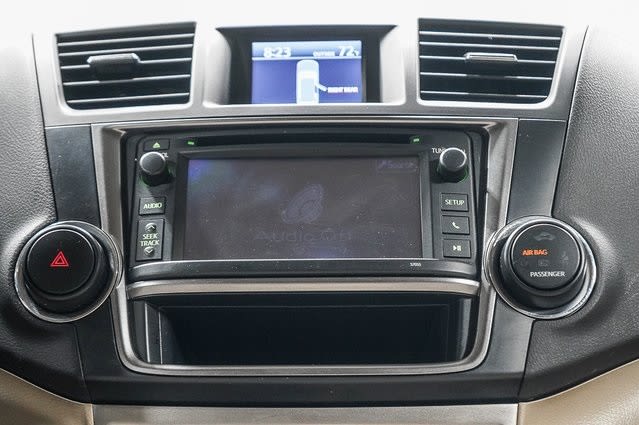 Thumbnail: 2013 Toyota Highlander - 14