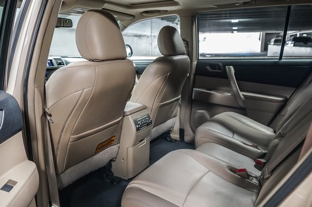 Thumbnail: 2013 Toyota Highlander - 12