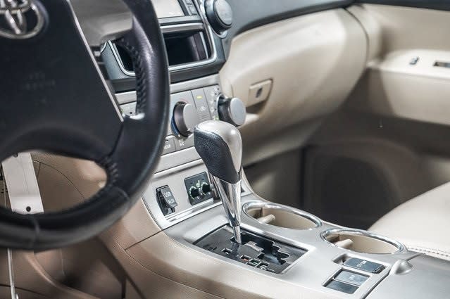 Thumbnail: 2013 Toyota Highlander - 15