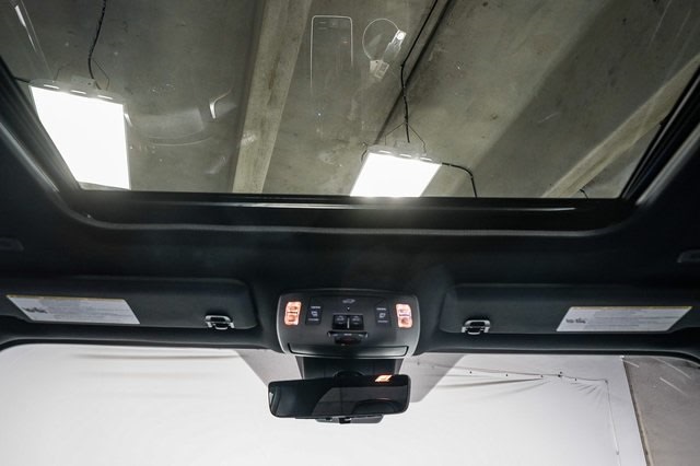 Thumbnail: 2025 Toyota Sienna - 25