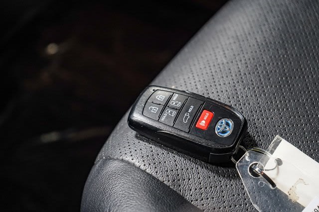 Thumbnail: 2025 Toyota Sienna - 19