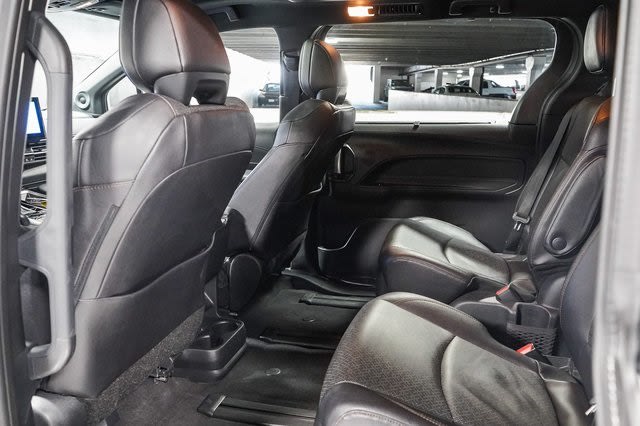 Thumbnail: 2025 Toyota Sienna - 12