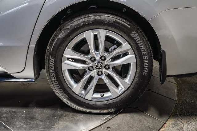 Thumbnail: 2025 Toyota Sienna - 23