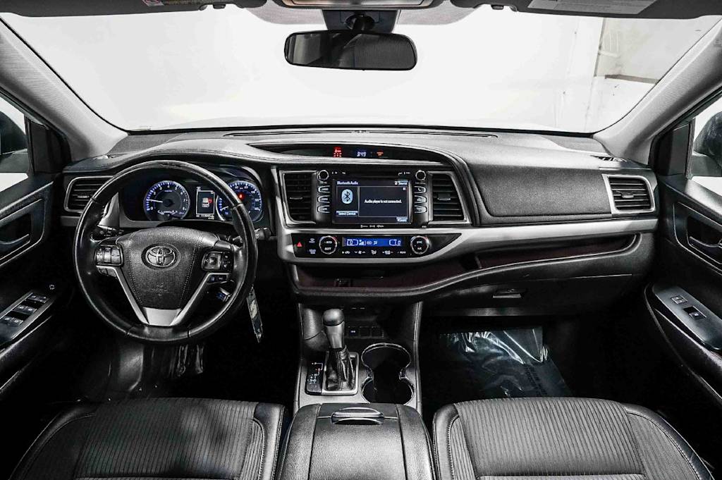 Thumbnail: 2019 Toyota Highlander - 2