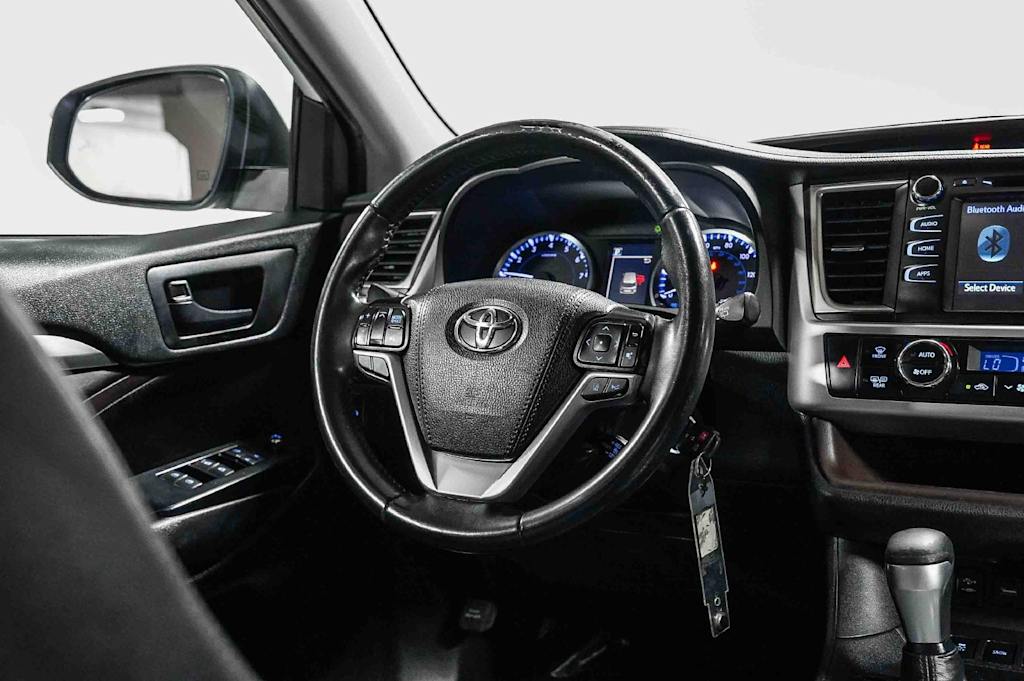 Thumbnail: 2019 Toyota Highlander - 9