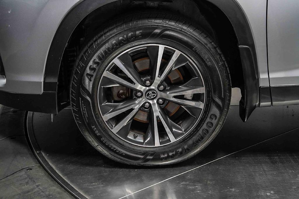 Thumbnail: 2019 Toyota Highlander - 7