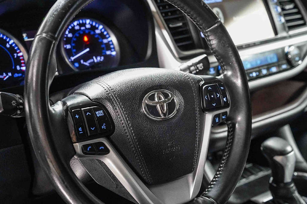 Thumbnail: 2019 Toyota Highlander - 13