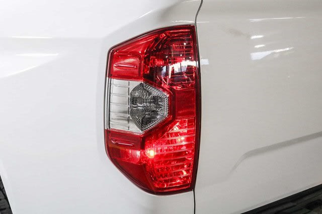 Thumbnail: 2014 Toyota Tundra - 21