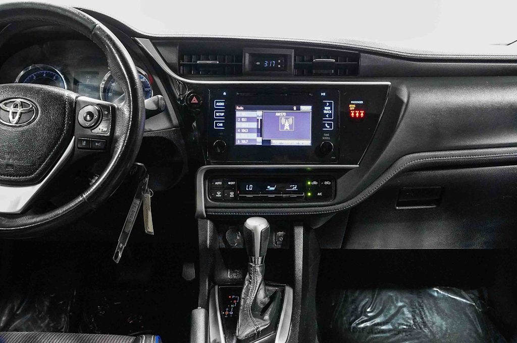 Thumbnail: 2018 Toyota Corolla - 9