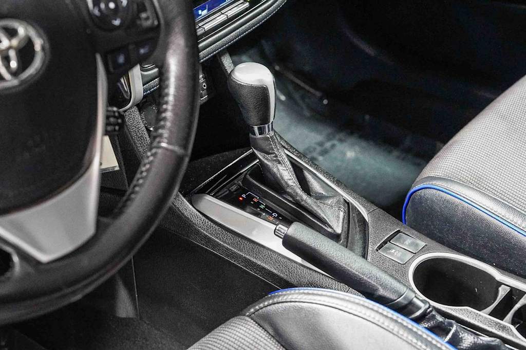 Thumbnail: 2018 Toyota Corolla - 16
