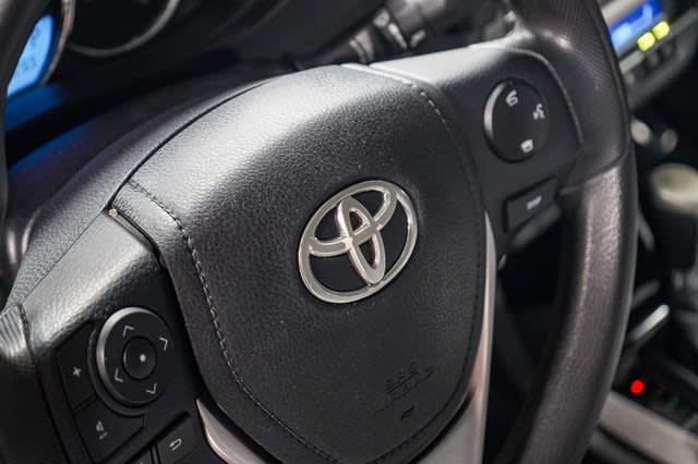 Thumbnail: 2014 Toyota Corolla - 25