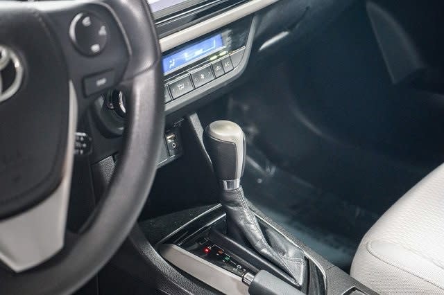 Thumbnail: 2014 Toyota Corolla - 15