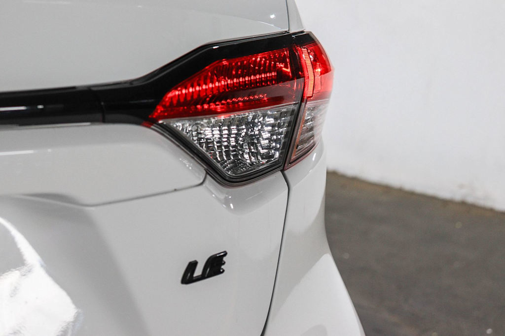 Thumbnail: 2022 Toyota Corolla - 25