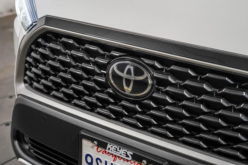 Thumbnail: 2025 Toyota Corolla Cross - 6
