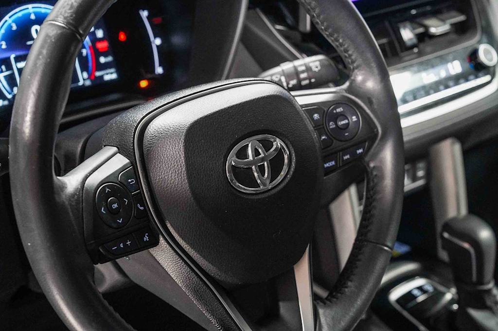 Thumbnail: 2023 Toyota Corolla Cross - 25