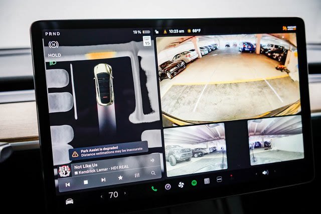 Thumbnail: 2023 Tesla Model Y - 26