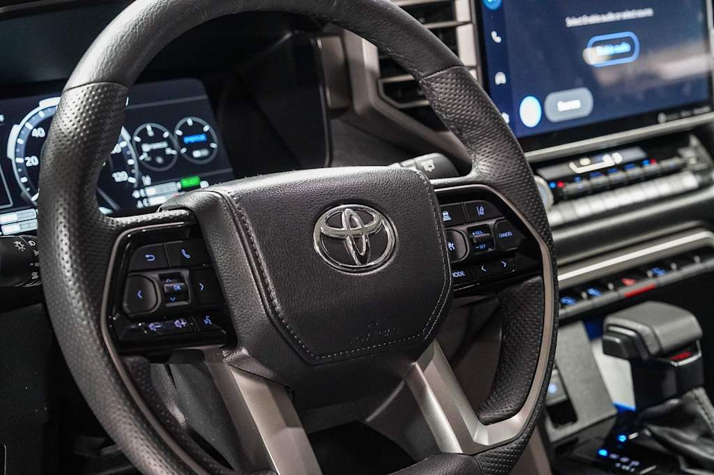 Thumbnail: 2024 Toyota Sequoia - 25