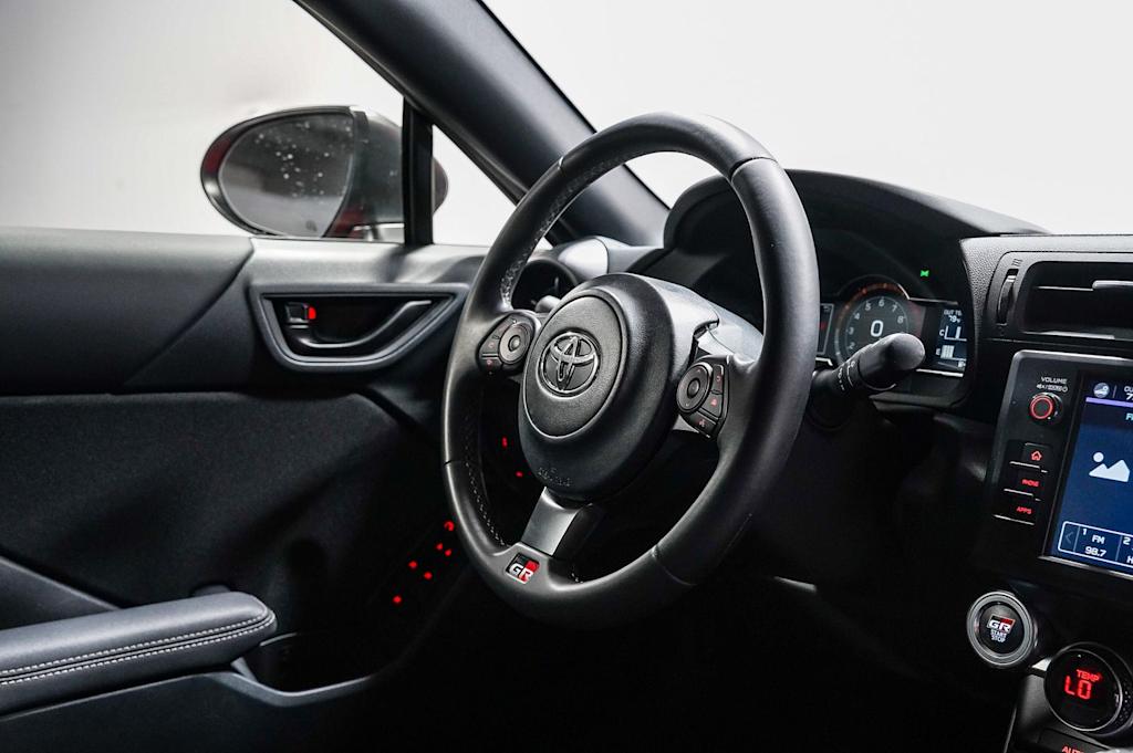 Thumbnail: 2023 Toyota GR86 - 11