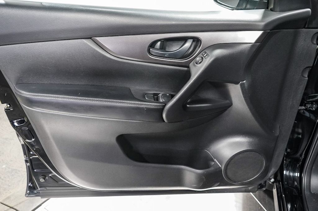 Thumbnail: 2019 Nissan Rogue Sport - 23