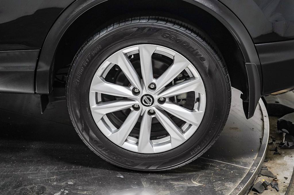 Thumbnail: 2019 Nissan Rogue Sport - 17