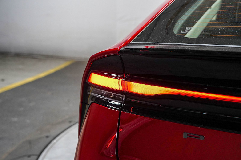 Thumbnail: 2026 Toyota Prius v - 23