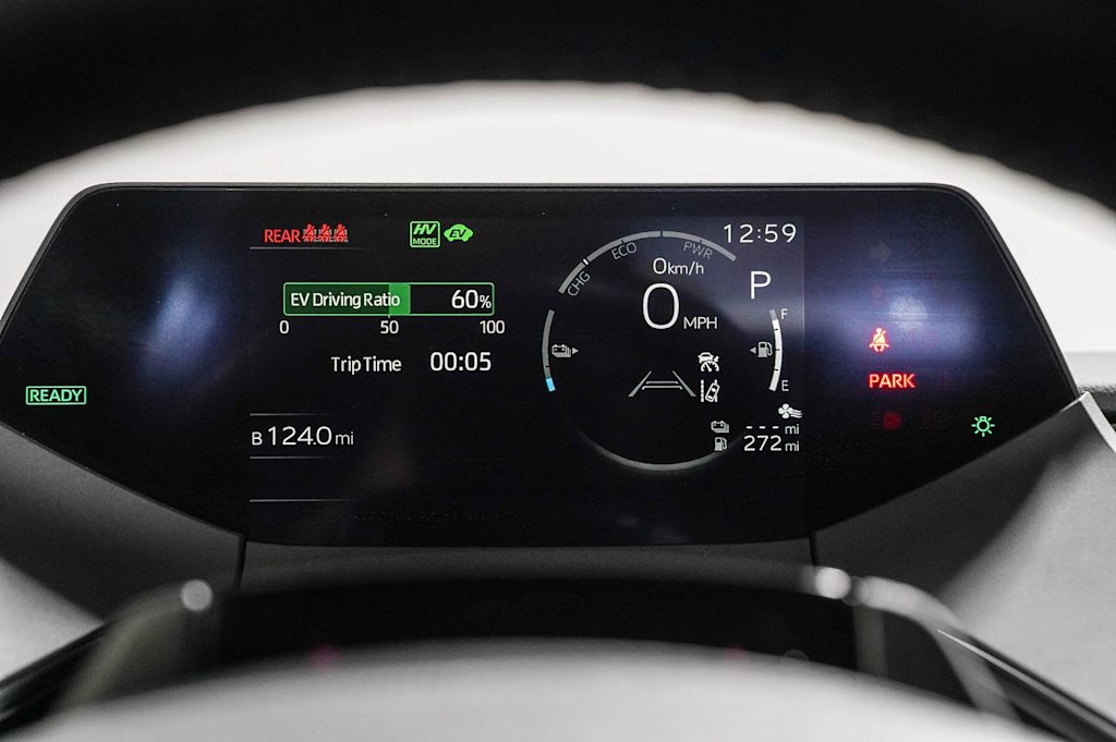 Thumbnail: 2026 Toyota Prius v - 17