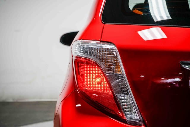 Thumbnail: 2012 Toyota Yaris - 22