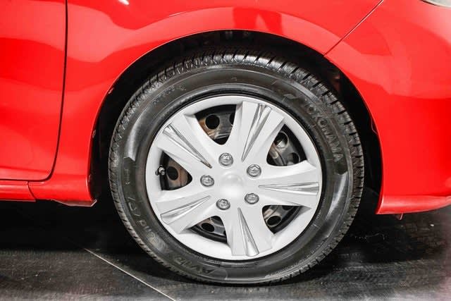 Thumbnail: 2012 Toyota Yaris - 5