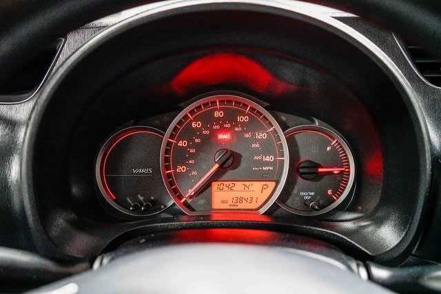 Thumbnail: 2012 Toyota Yaris - 14