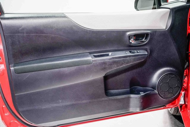 Thumbnail: 2012 Toyota Yaris - 23