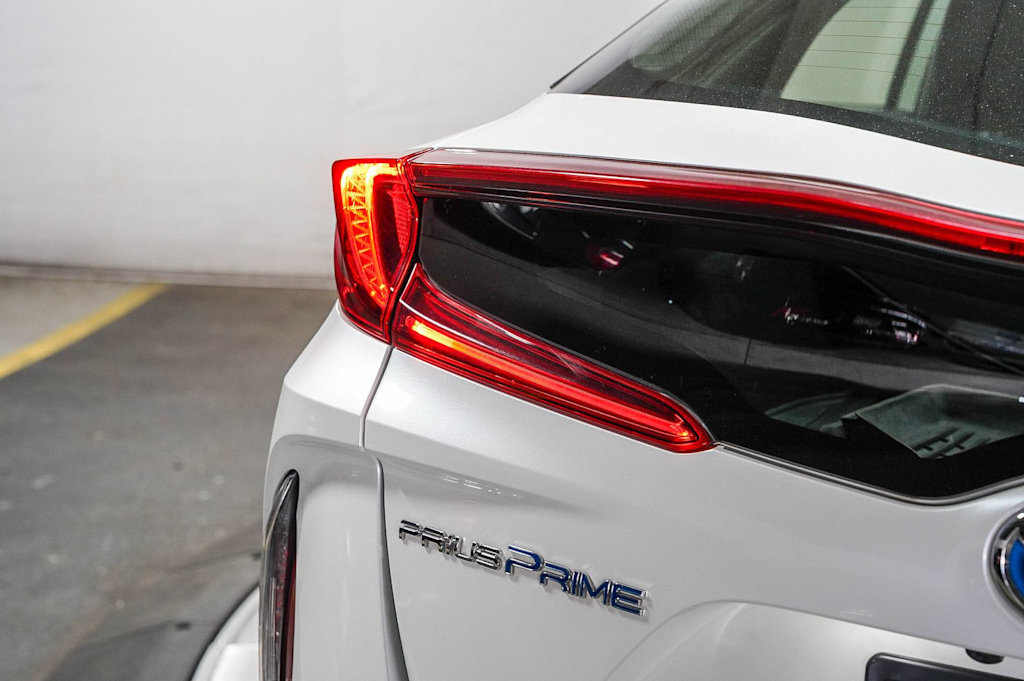 Thumbnail: 2021 Toyota Prius Prime - 21