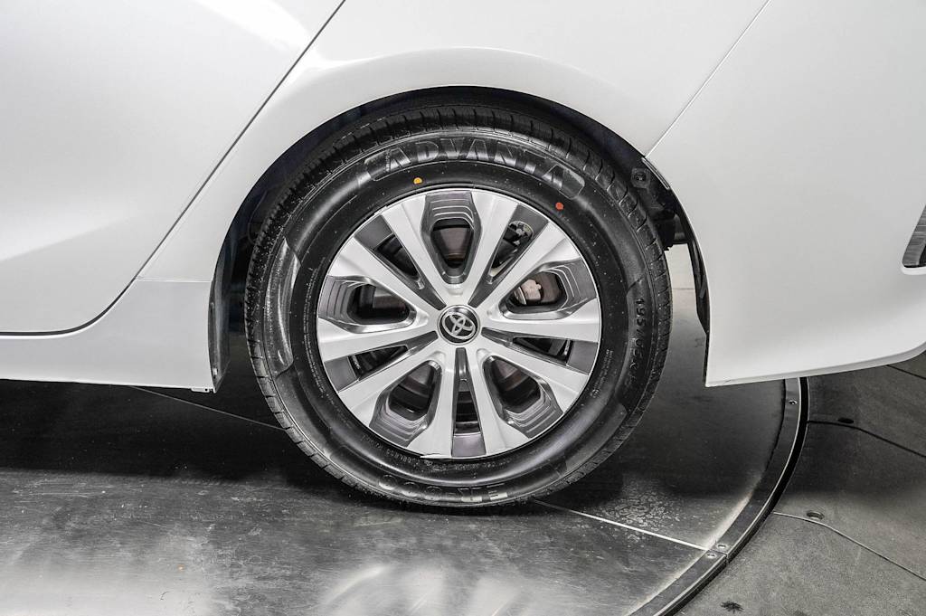 Thumbnail: 2021 Toyota Prius Prime - 20