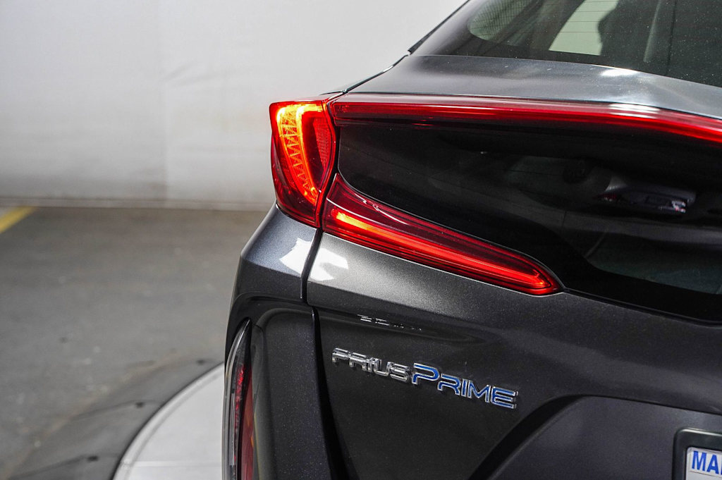 Thumbnail: 2017 Toyota Prius Prime - 22