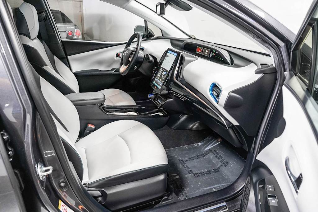 Thumbnail: 2018 Toyota Prius Prime - 10