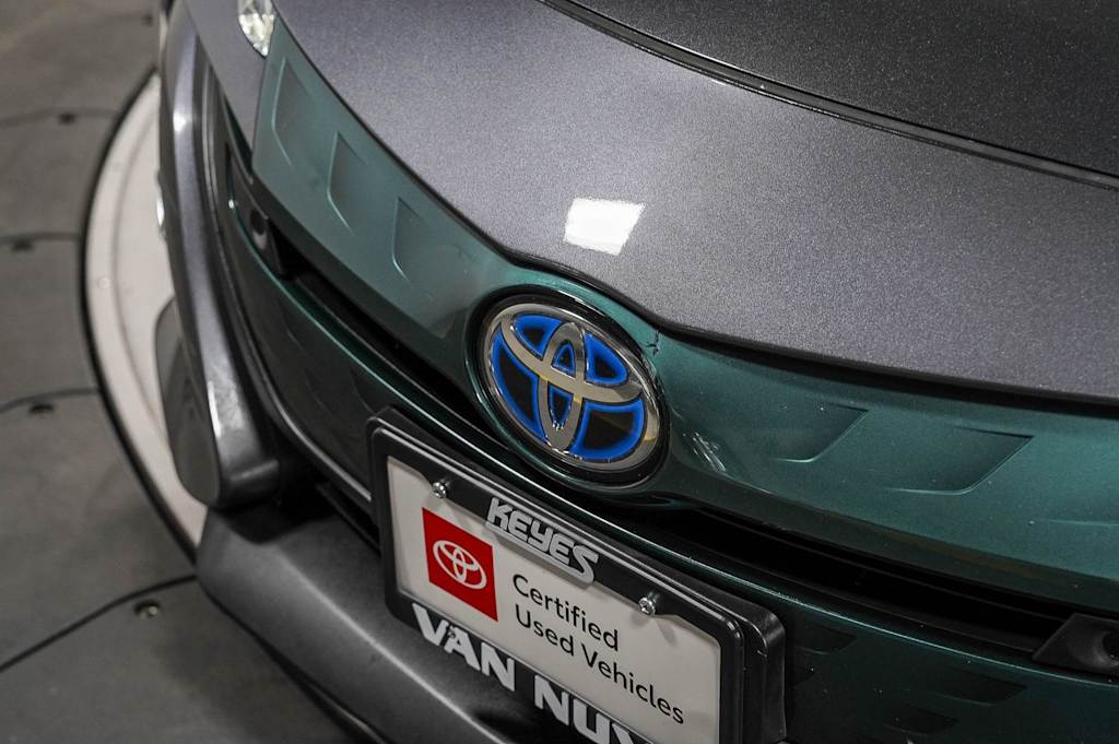 Thumbnail: 2018 Toyota Prius Prime - 6
