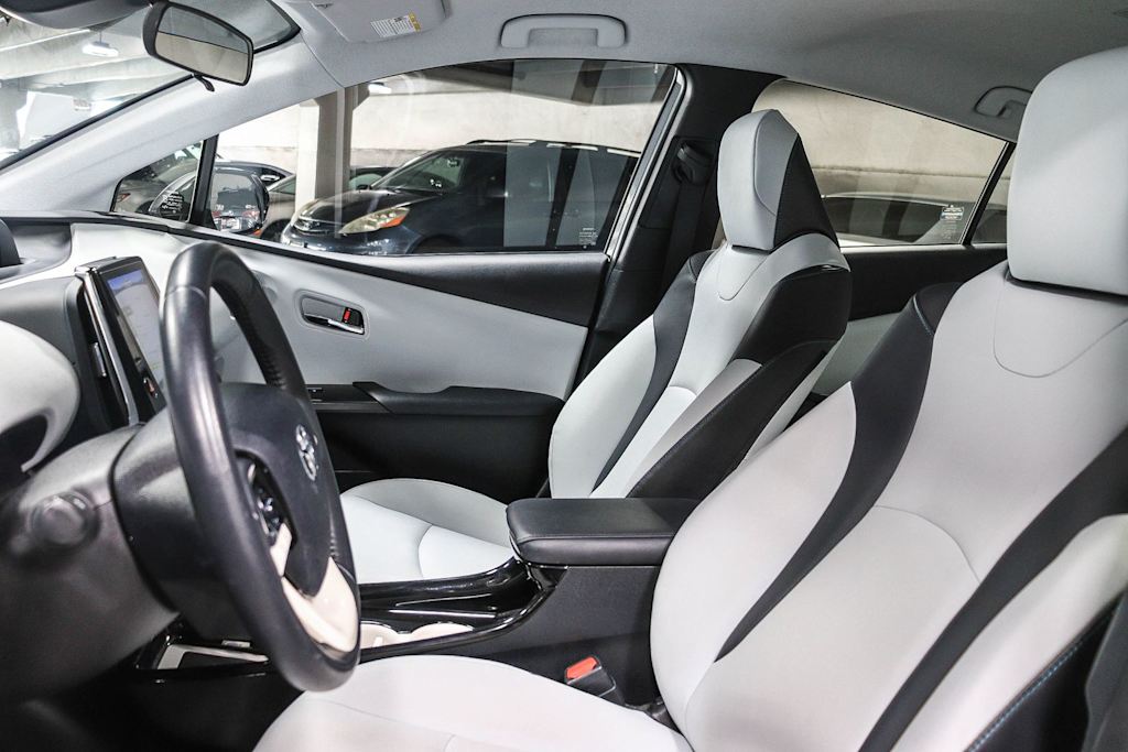 Thumbnail: 2018 Toyota Prius Prime - 10