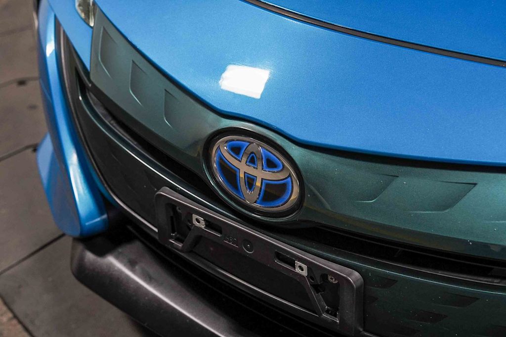 Thumbnail: 2017 Toyota Prius Prime - 6