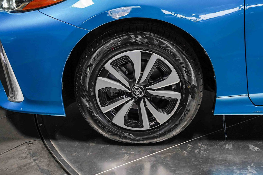 Thumbnail: 2017 Toyota Prius Prime - 7