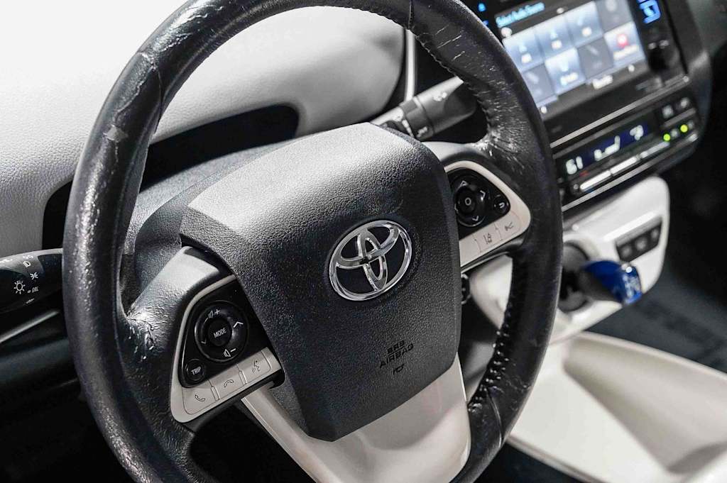 Thumbnail: 2017 Toyota Prius Prime - 13