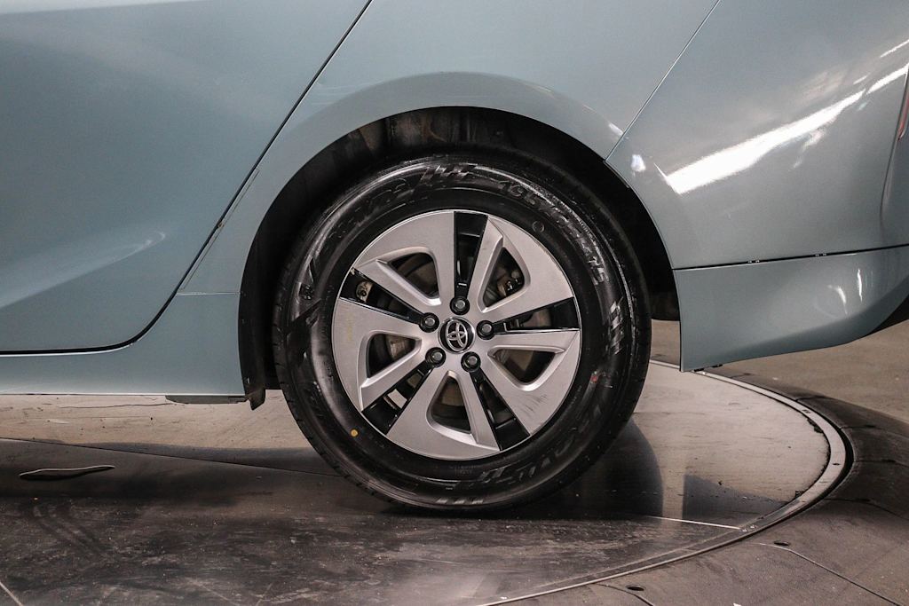 Thumbnail: 2017 Toyota Prius - 21