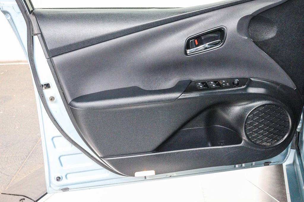 Thumbnail: 2017 Toyota Prius - 25