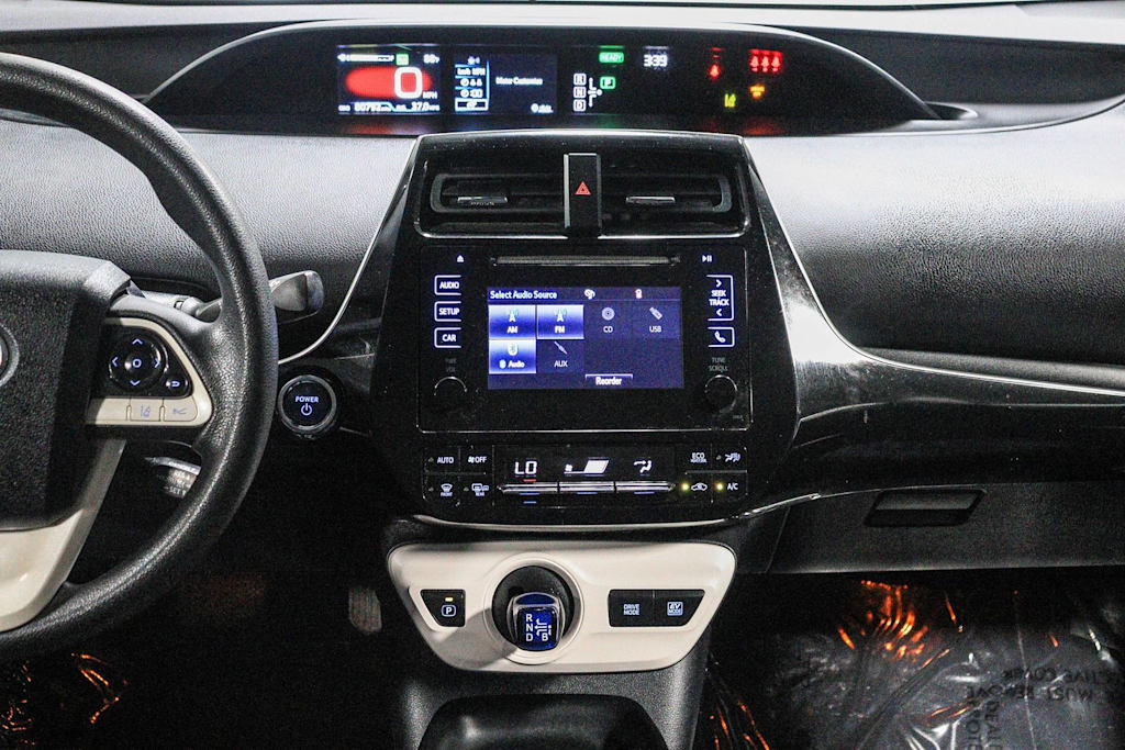 Thumbnail: 2017 Toyota Prius - 12