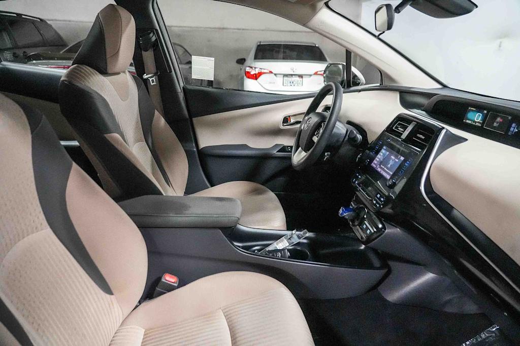 Thumbnail: 2017 Toyota Prius - 10