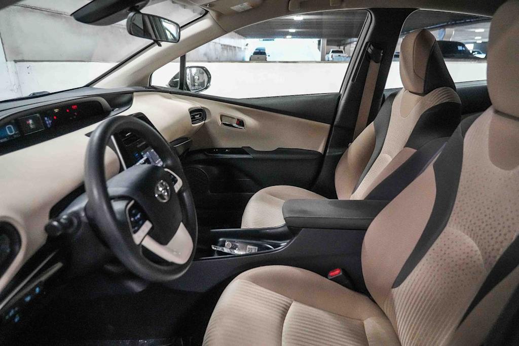 Thumbnail: 2017 Toyota Prius - 11