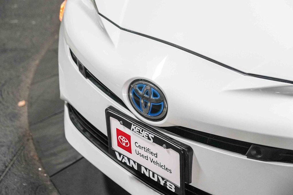 Thumbnail: 2017 Toyota Prius - 6